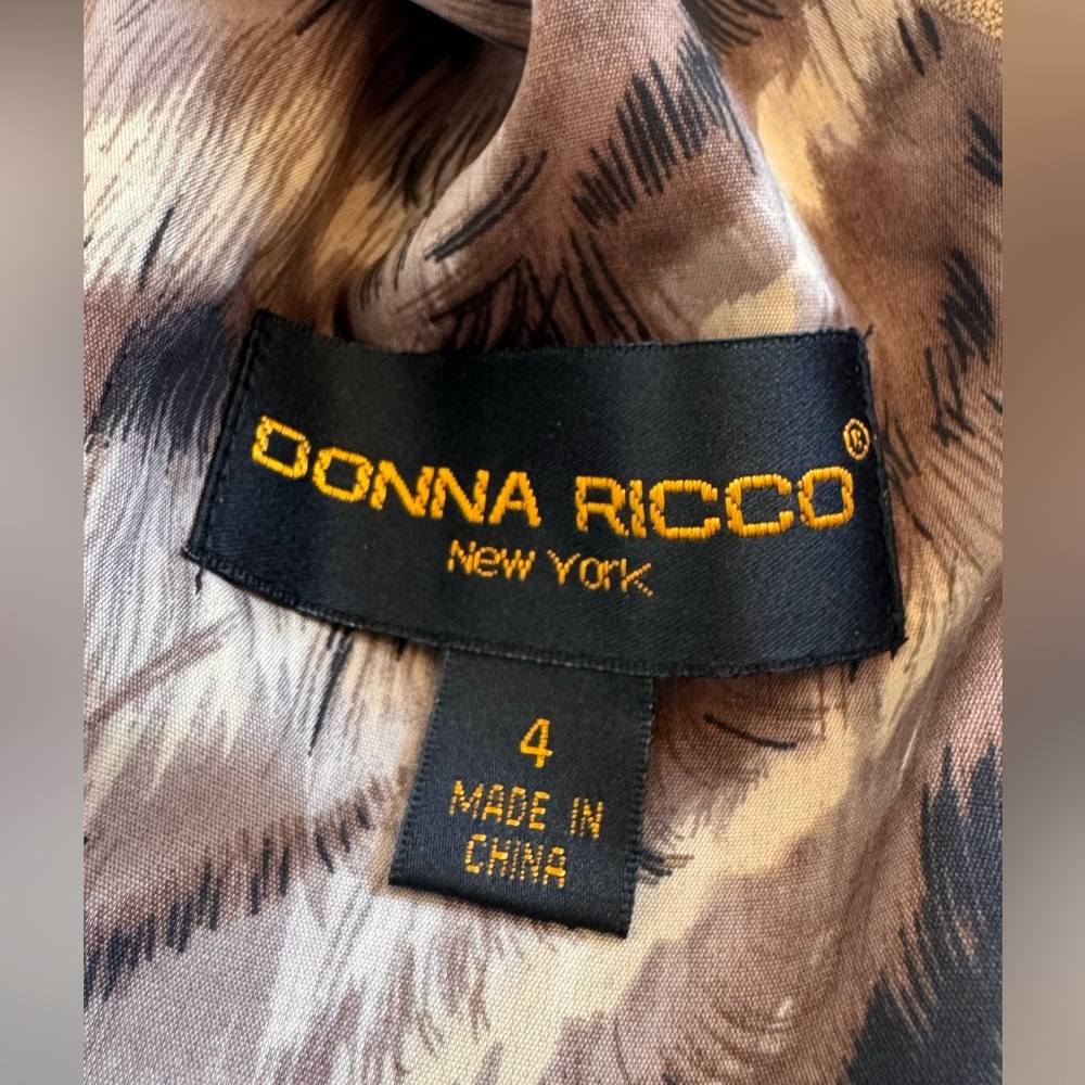 Donna Ricco Size 4 Tan Sleeveless, Lined Dress.  Sleek, pencil style. - Picture 2 of 7